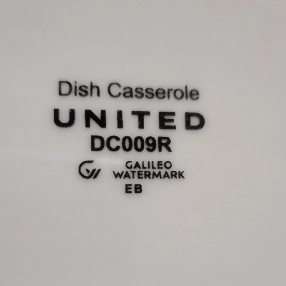 Set of 4 United Airlines First Class Casserole Dishes White Ceramic DC009R